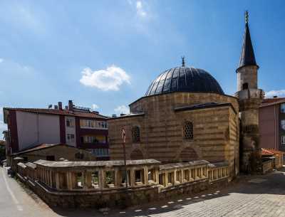 Yahya Bey Camii ve Haziresi
